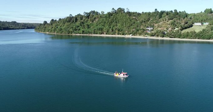 Lancha en Calbuco