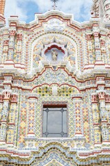 Fototapeta na wymiar The colorful San Francisco Acatepec in Cholula, Puebla, Mexico
