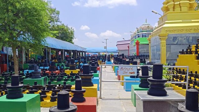 Kolar, India 21st May 2023: Kotilingeshwara Temple in the village of Kammasandra. Verity of Shivlings or Shivalinga's. The temple has one of the largest Shiva lings of the world. Mahadev shrines. 