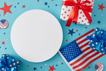 Obraz premium Fourth of July celebration theme for a party. Top view flat lay of gift boxes, american flag and star-shaped confetti on pastel blue background with blank circle for text or advert