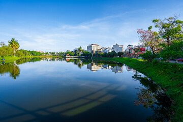 Obraz premium Morning view of small Dong Nai lake - a central lake in Bao Loc city.