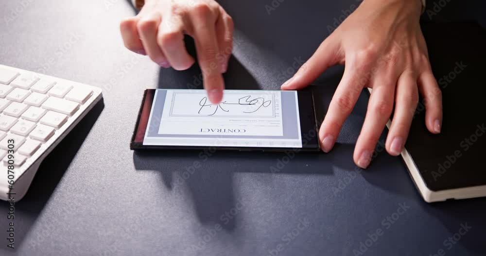 Poster digital signature on contract document online