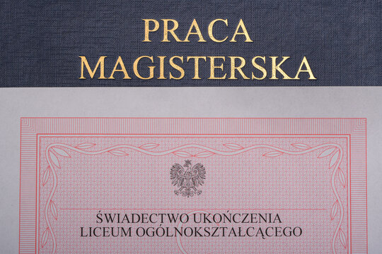 Szkolne świadectwo i praca magisterska na studiach w Polsce