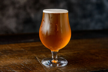 グラスビール　クラフトビール