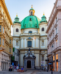 Fototapeta na wymiar St. Peter church (Peterskirche) on Graben street in Vienna, Austria