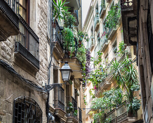 Gasse in der Altstadt von Barcelona