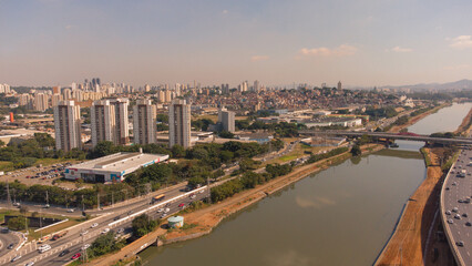 Fototapeta na wymiar Visão aérea da rodovia Marginal Pinheiros em São Paulo - Brasil captada por um drone em 2023. 