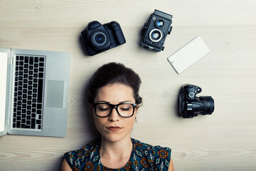 Young woman, devices, signifies social media