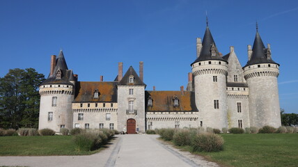 Fototapeta na wymiar photo château Sully sur Loire France europe