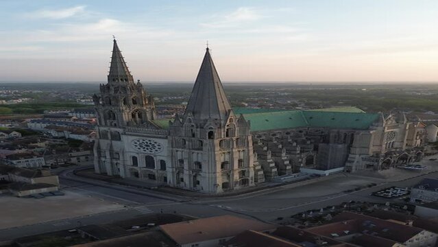 video drone cath&eacute;drale notre dame de Chartres france europe	