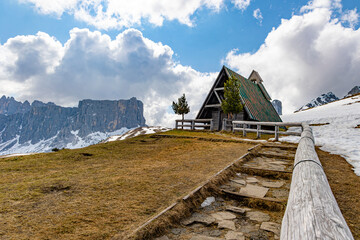 Small high mountain cabin in the Italian Alps - 607986379