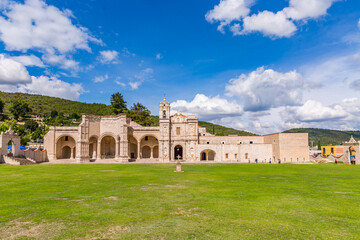 Fototapeta na wymiar Ex Convento de San Pedro y San Pablo Teposcolula