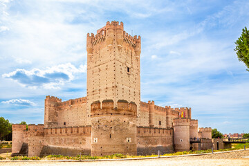 Naklejka premium North and West walls of Castillo de la Mota in sunny day, Medina del Campo, Valladolid, Spain