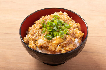 肉そぼろ卵とじご飯