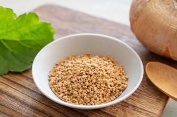 顆粒コンソメスープの素