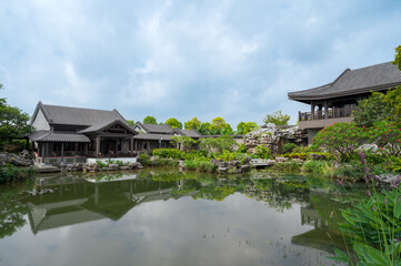 Fototapeta na wymiar Antique Chinese garden architecture