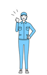 ガッツポーズをする帽子と作業着姿のシニア女性（経営者、管理職、上司）