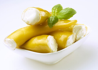 Guene Pepperoni gefuellt Frischkaese