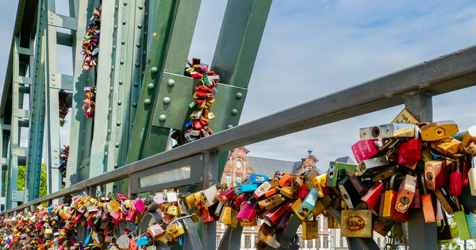 Liebesschl&ouml;sser Eiserner Steg Frankfurt am Main
