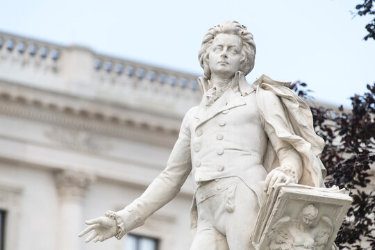 Mozart Statue
