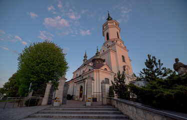 Najstarszy kościół (kolegiata) w Ostrowcu Świętokrzyskim - pod wezwaniem Świętego Michała...