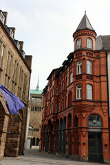 Blick vorbei am historischen Rathaus zum Mindener Dom