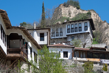 Fototapeta na wymiar Typical street and old houses at town of Melnik, Bulgaria