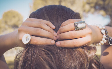 Accesorios para dama, joyeria de mujer, joyas dama, pulceras de fantasia, mujer, brazo, accesorios...