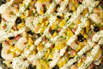 pizza with shrimp and cheese