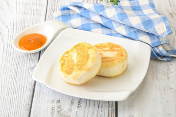 Baked cheesecakes with fruit jam