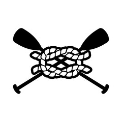 Logo aislado con silueta de remos cruzados de kayak, canoa o paddle surf con nudo marinero de cuerda de barco