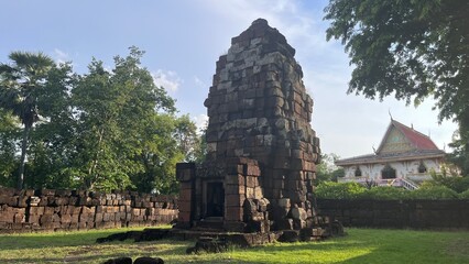 Fototapeta na wymiar Ancient Khmer art in the stone castle