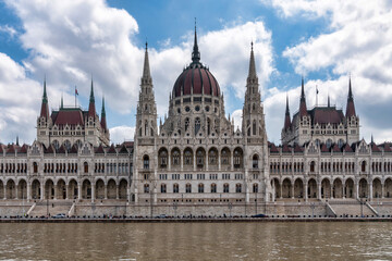 Fototapeta premium Hungarian Parliament Building in Budapest, Hungary