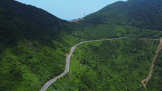 A Pass in the Annam Mountains in Vietnam, hai van 