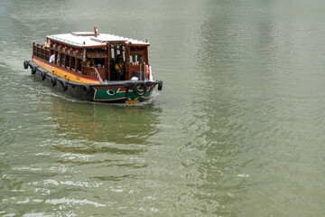 Fototapeta na wymiar Singapore river boat
