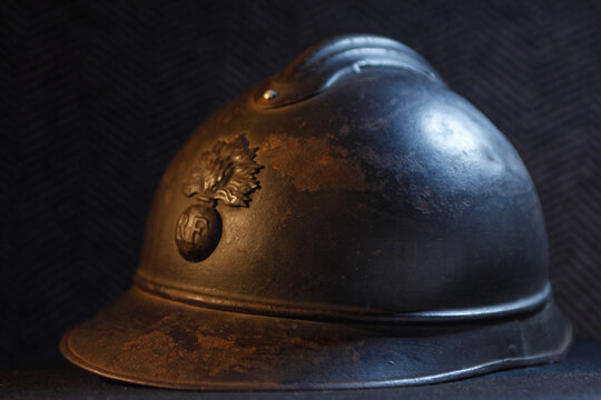 French M15 Adrian army helmet WW1 Infantry badge