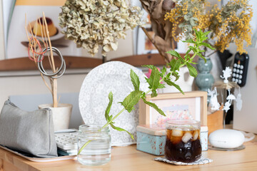 アイスコーヒーと北欧のインテリア