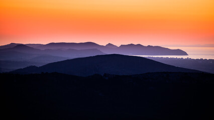 Obraz premium sunrise over mountains