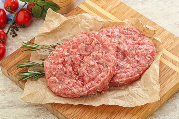 Raw pork cutlet for burger