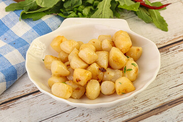 Roasted delicous scallop in the bowl