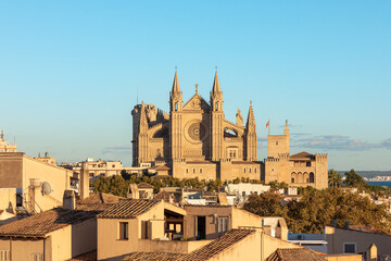 Fototapeta na wymiar Palma de Mallorca Cathedral (side view) next to the Almudaina Palace (Balearic Islands, Spain)