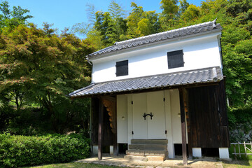 白壁の土蔵 © FUJIOKA Yasunari