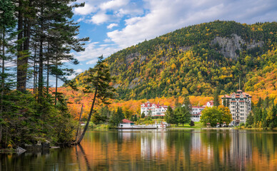 Naklejka premium Dixville Notch State Park in Autumn - New Hampshire - view towards Lake Gloriette