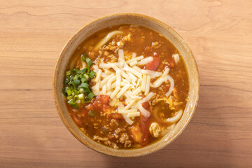 トマトたまごチーズカレーうどん