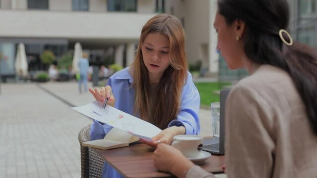 Consultation and analysis of a numerologist at a meeting with a client,future by date of birth, find out her purpose with the help of numbers
