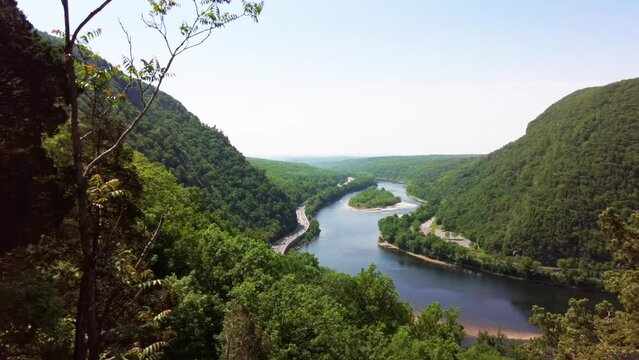 Aerial view of Delaware Water Gap from Mt. Tammany red dot hiking trail. The Delaware Water Gap is a water gap on the border of the U.S. states of New Jersey and Pennsylvania