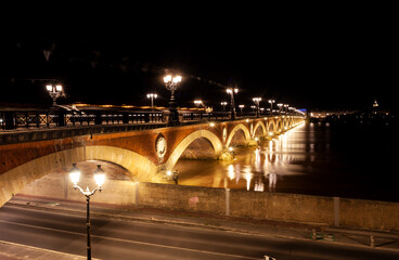 Fototapeta na wymiar View of the Pont de Pierre in Bordeaux, France
