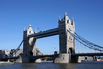 Fototapeta na wymiar The Tower Bridge on the river Thames, London