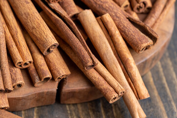 Whole dried cinnamon for baking