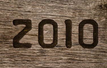 2010 Jahreszahl in Holz